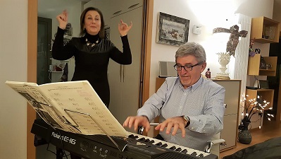 Cantando un poco