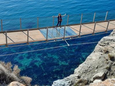 Pasarela sobre el mar
